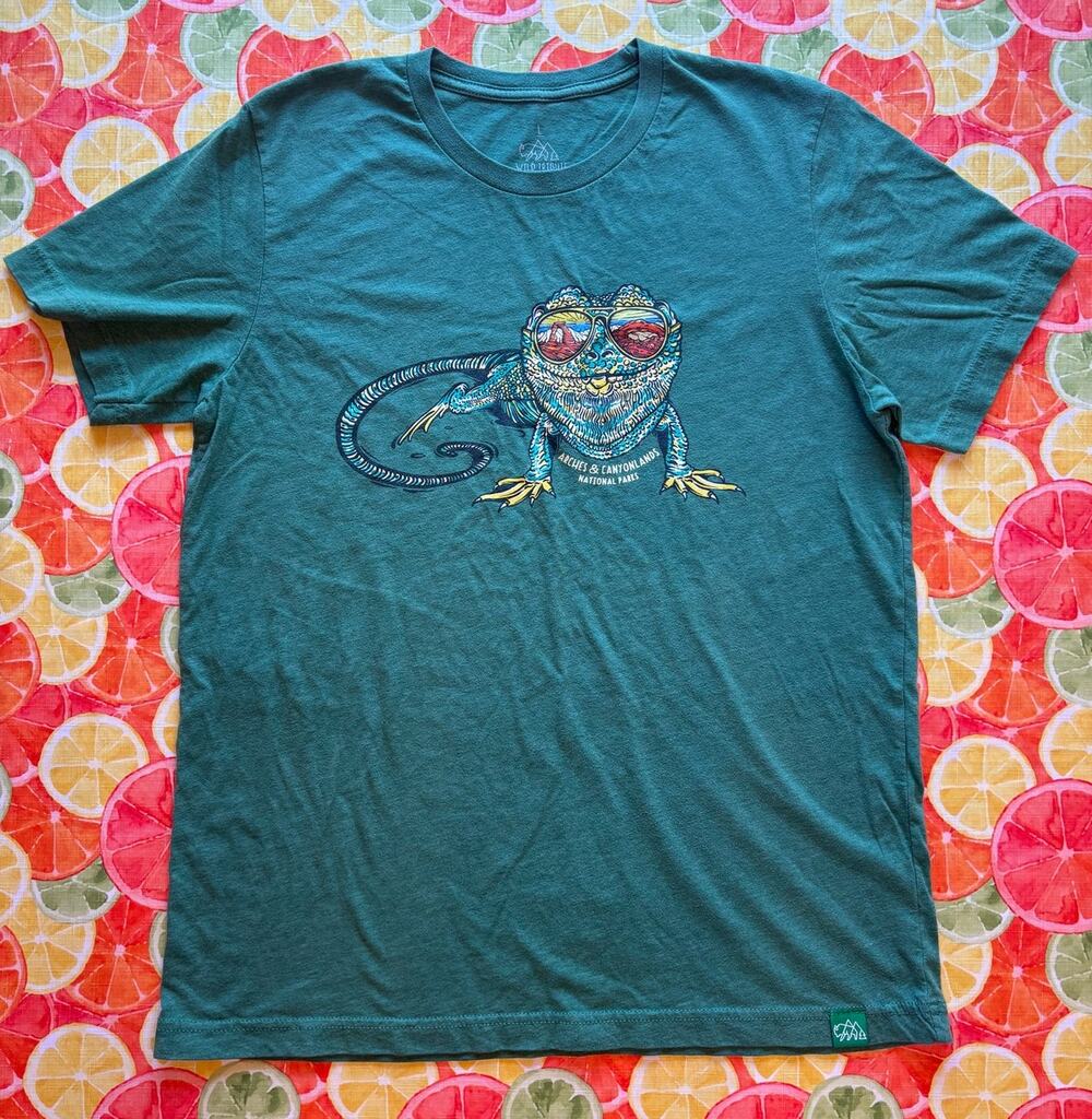 Wild Tribute Mens Shirt Size Large